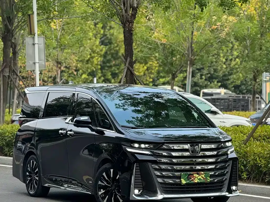 Toyota Vellfire — фото 7