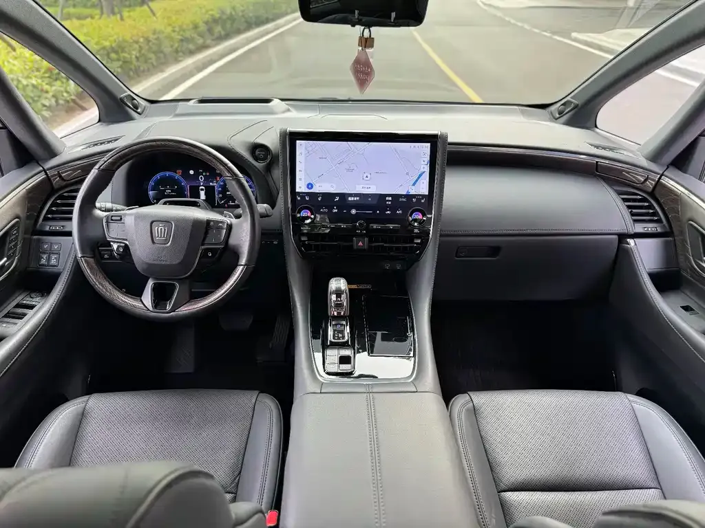 Toyota Vellfire — фото 4