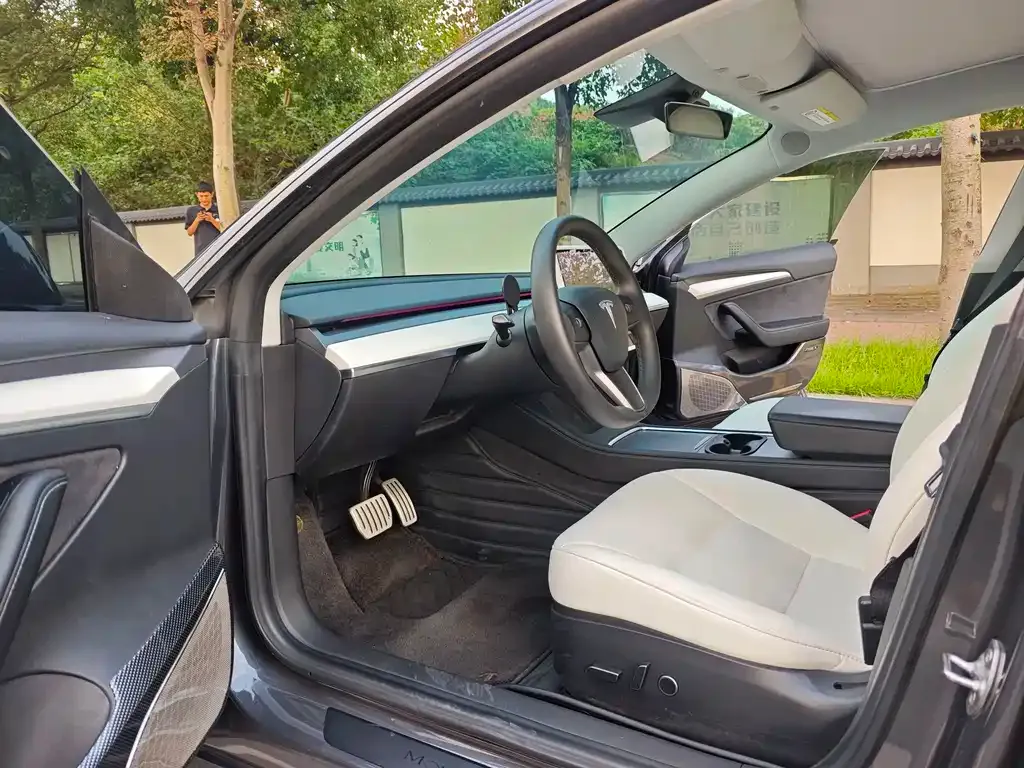 Tesla Model 3 — фото 3