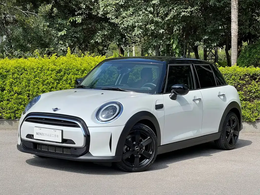 MINI Cooper (3-door) — фото 1
