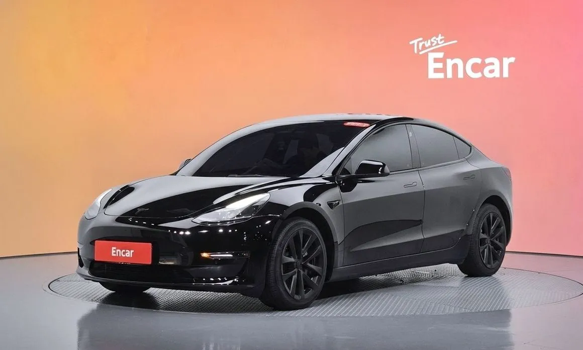 Tesla Model 3 — фото 1