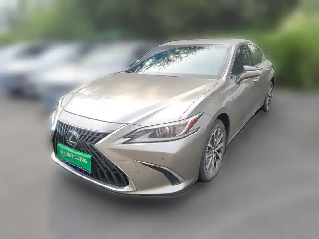 Lexus ES — фото 1