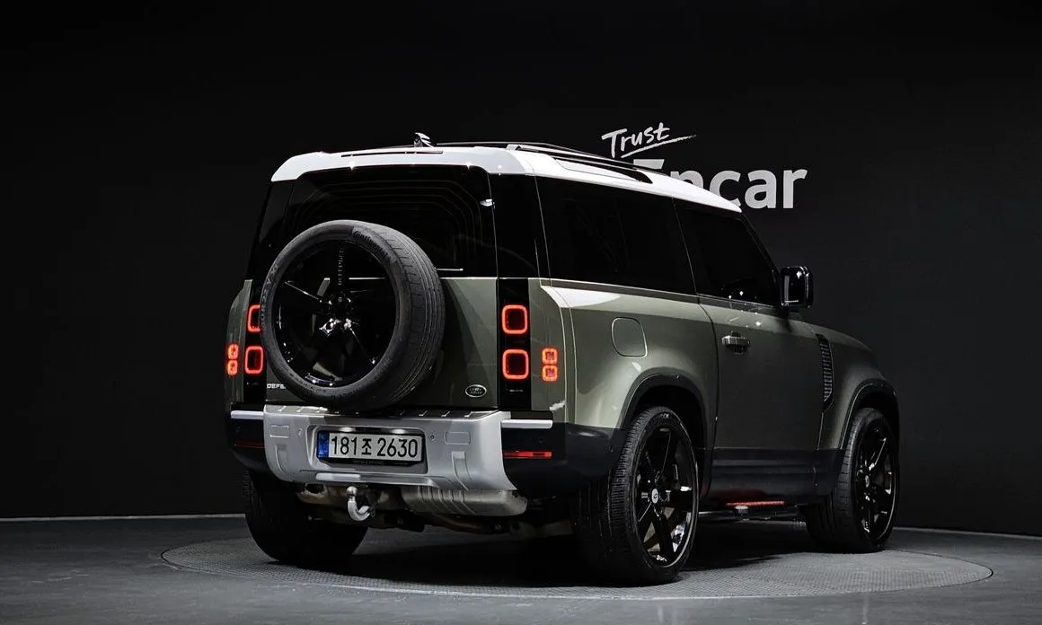 Land Rover Defender — фото 6
