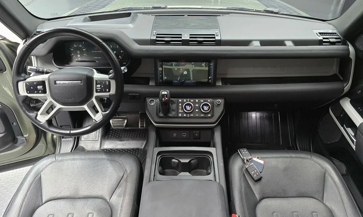 Land Rover Defender — фото 10
