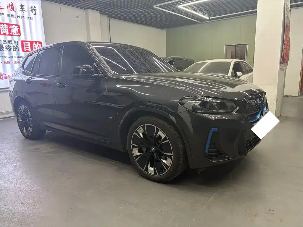 BMW iX3 — фото 2