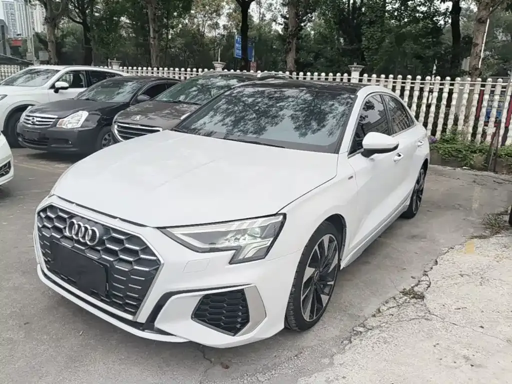 Audi A3 — фото 1