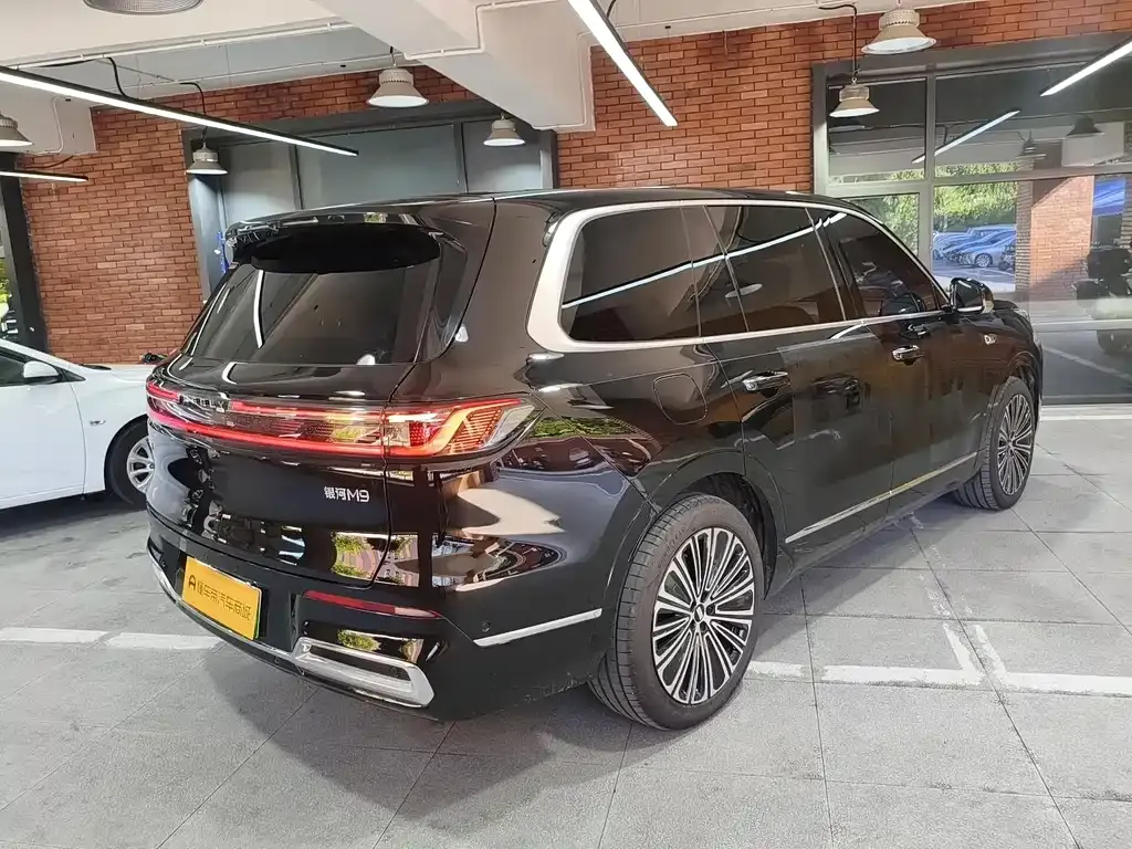 Geely Galaxy M9 — фото 10