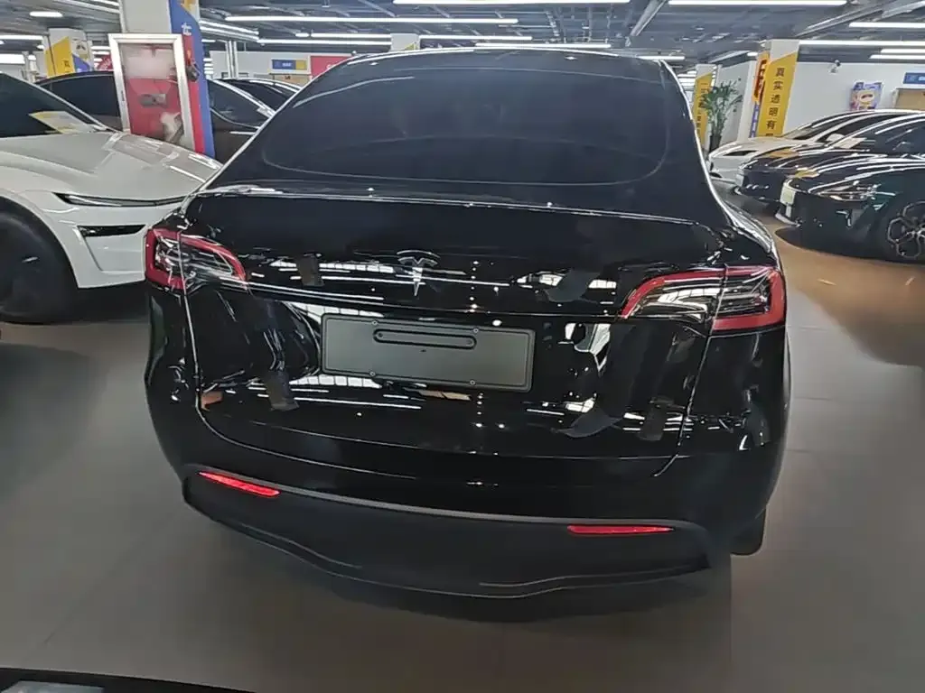 Tesla Model Y — фото 4