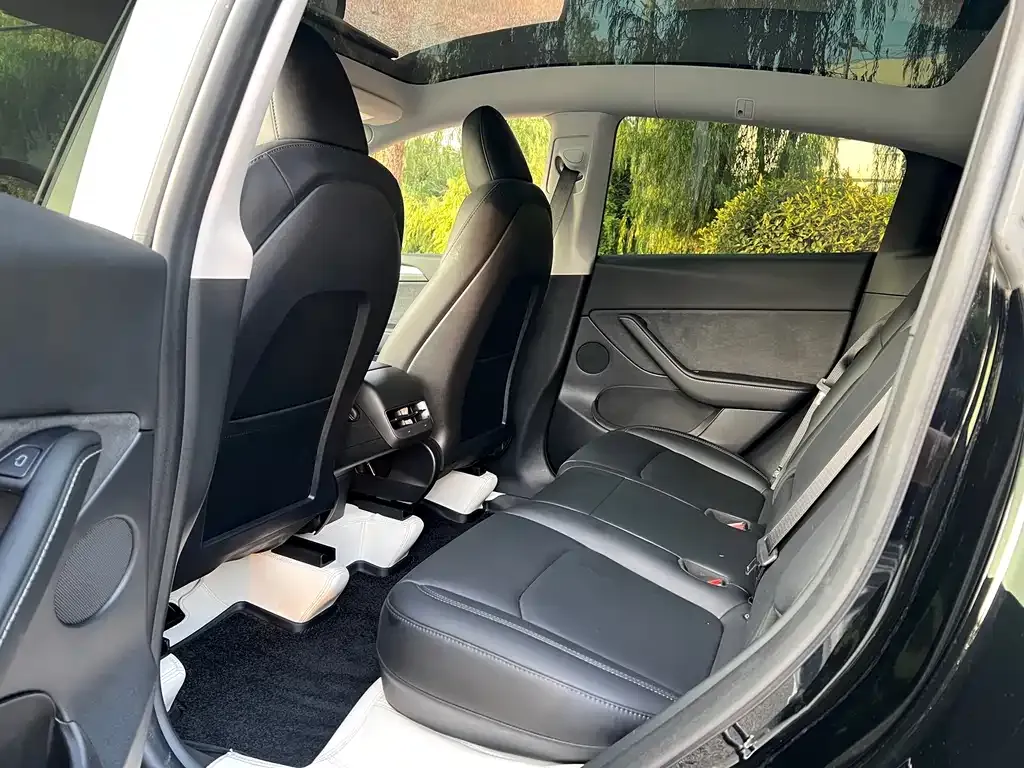 Tesla Model Y — фото 5