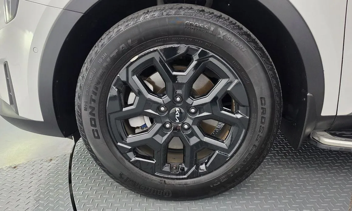 Kia Sorento — фото 7