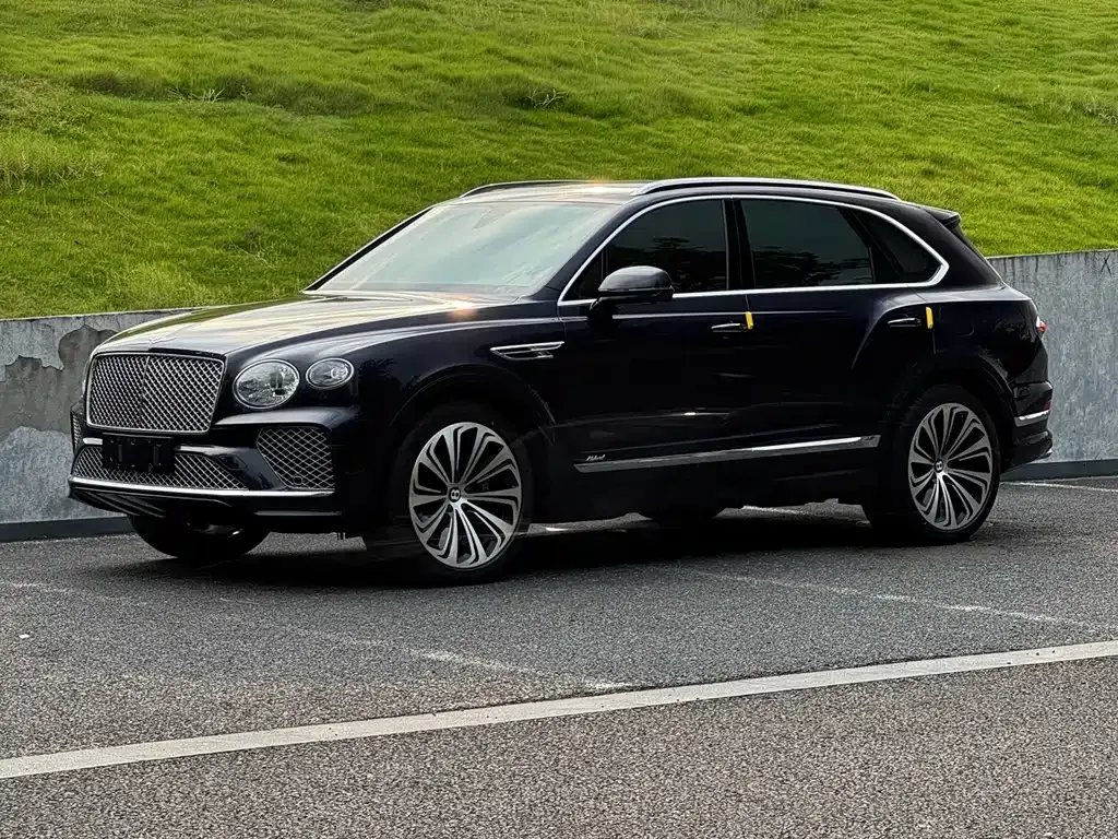 Bentley Bentayga PHEV — фото 7