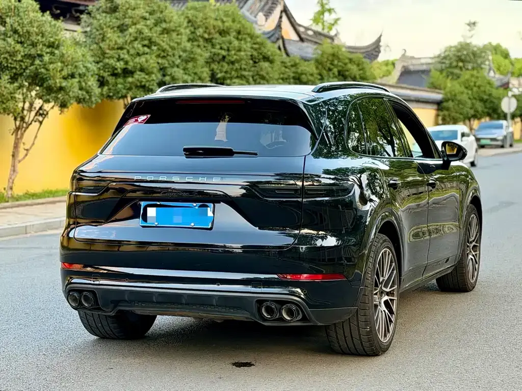 Porsche Cayenne — фото 7