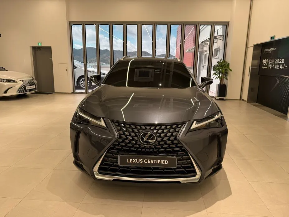 Lexus UX — фото 6