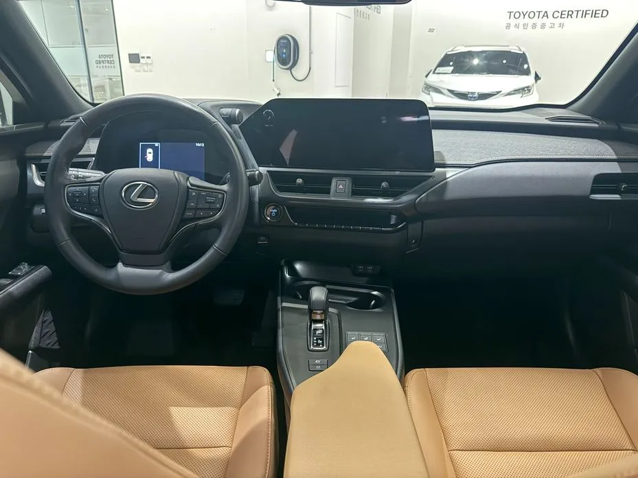 Lexus UX — фото 10