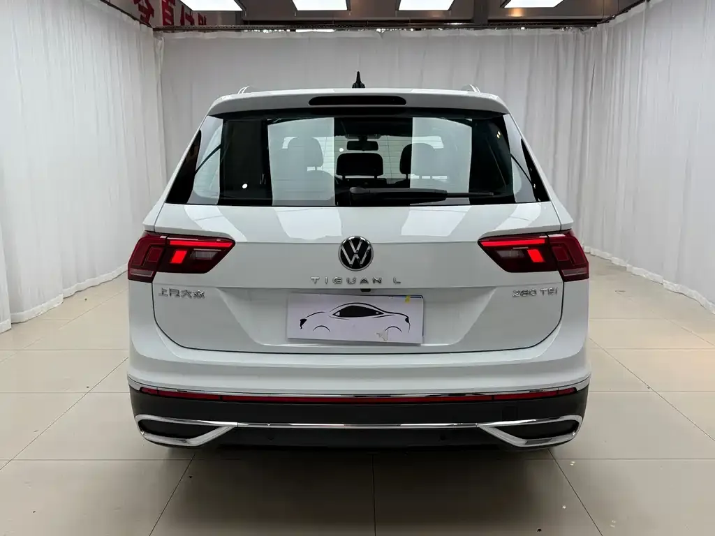 Volkswagen Tiguan L — фото 4