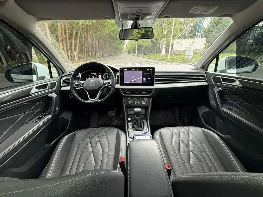 Volkswagen Tiguan L — фото 8