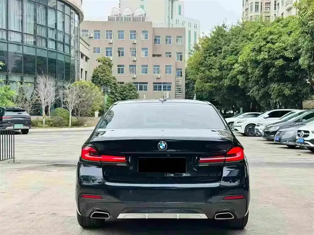 BMW 5 Series — фото 5