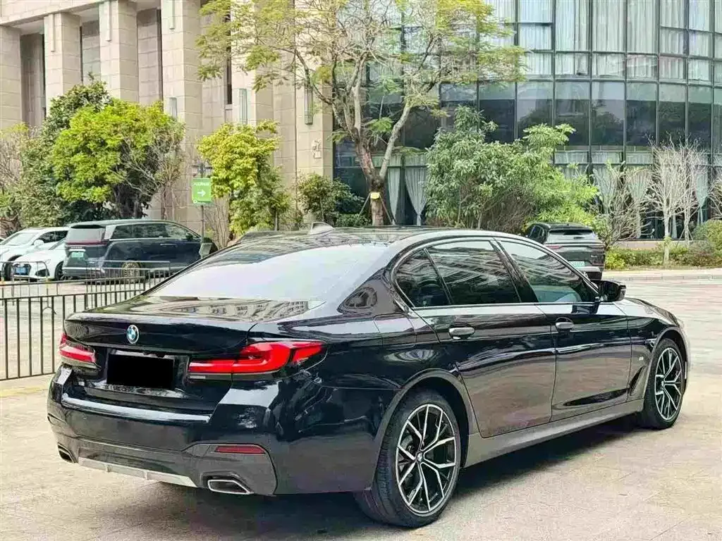 BMW 5 Series — фото 6