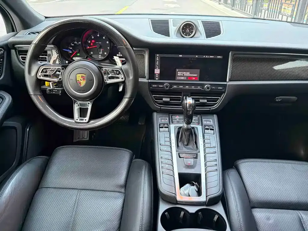 Porsche Macan — фото 10