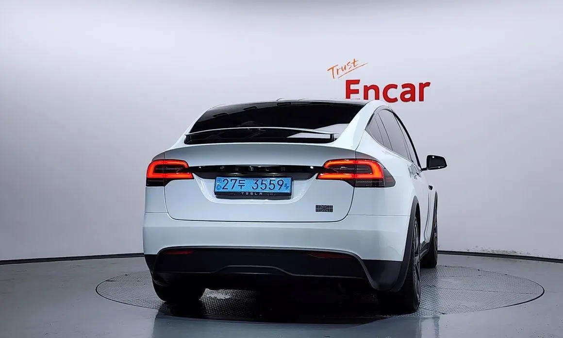 Tesla Model X — фото 4