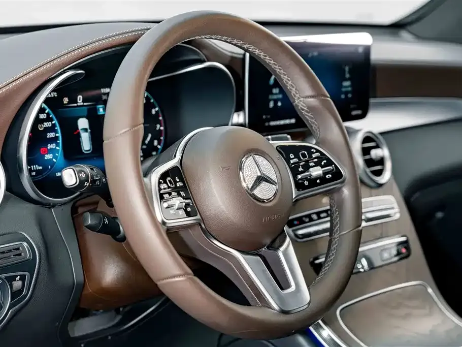 Mercedes-Benz GLC — фото 7