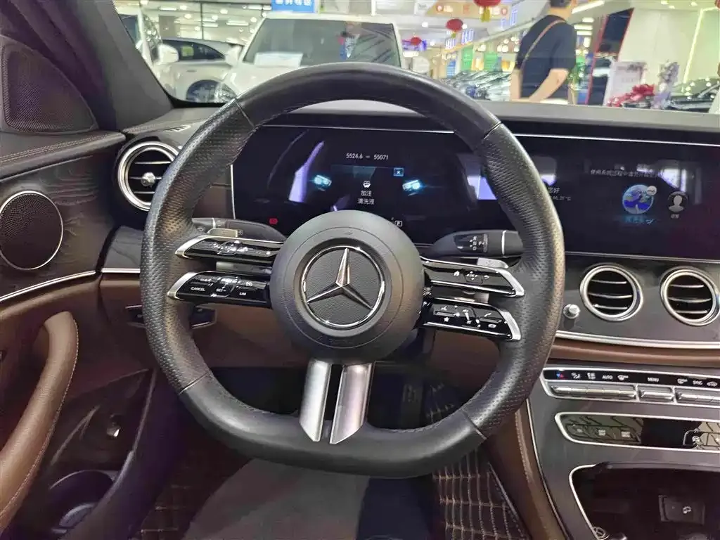 Mercedes-Benz E-Class (Import) — фото 2