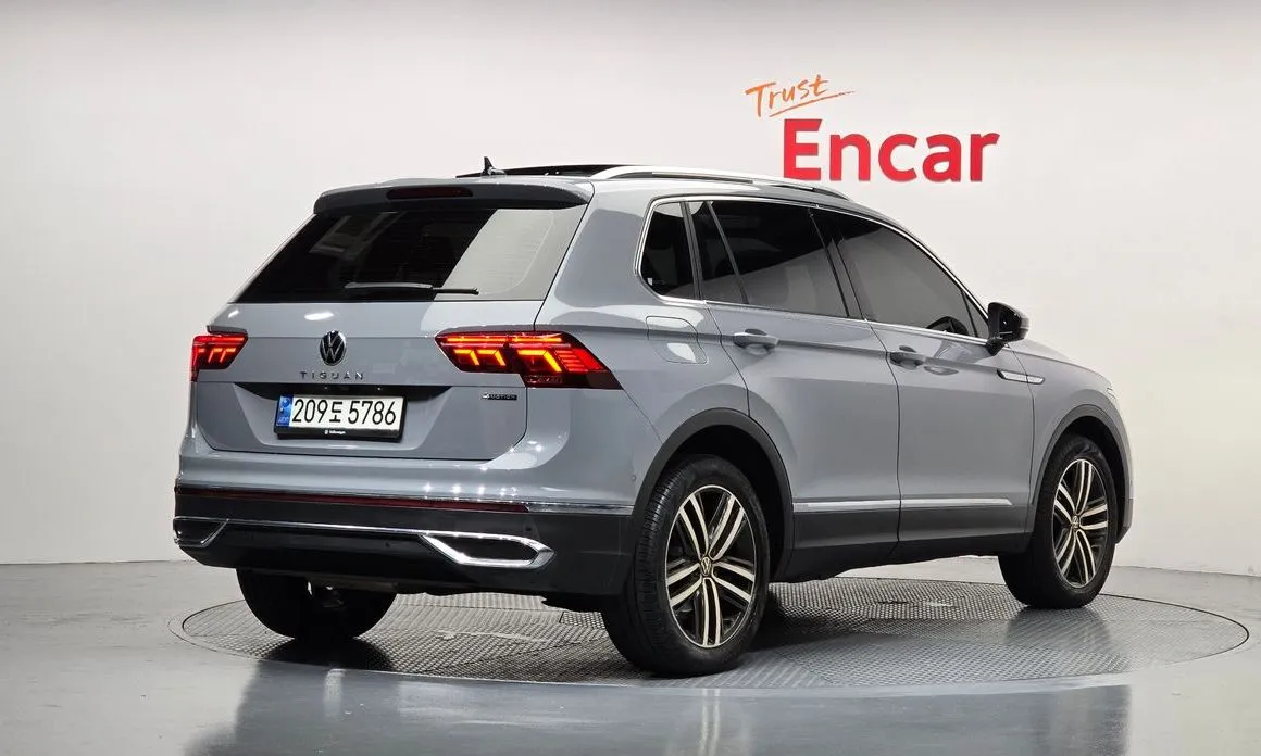 Volkswagen Tiguan — фото 8