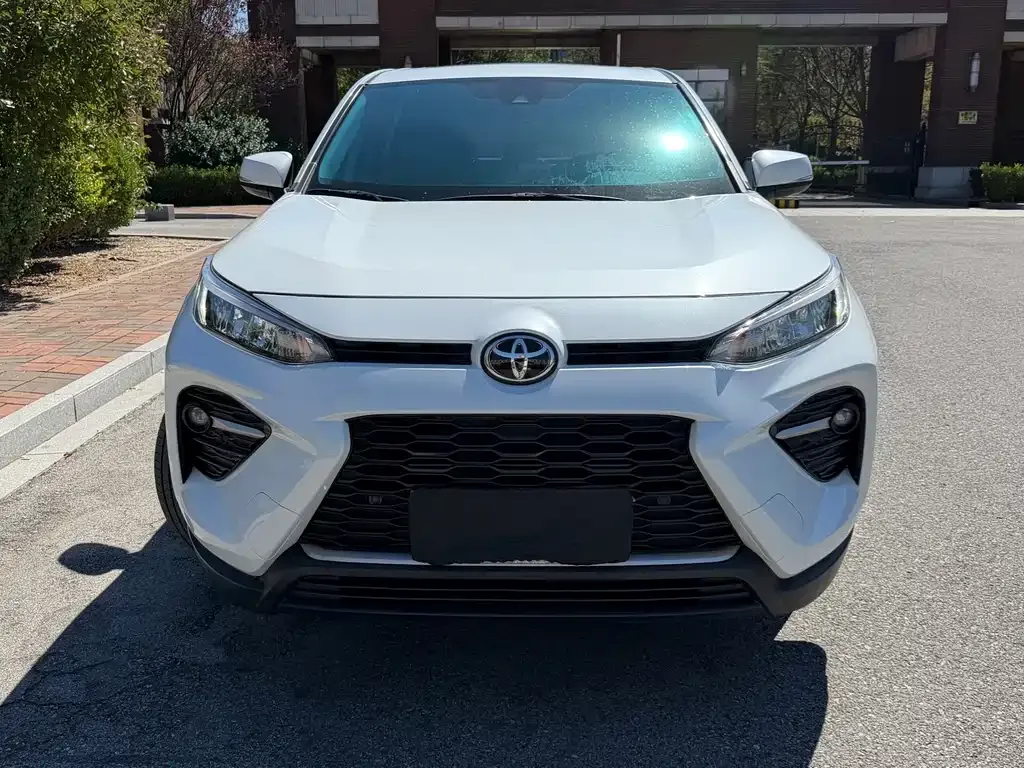 Toyota Wildlander — фото 10