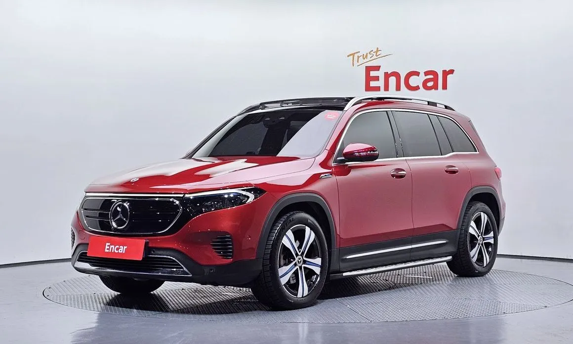 Mercedes-Benz EQB — фото 1