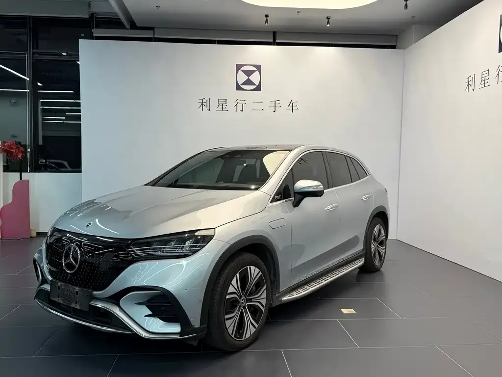 Mercedes-Benz EQE SUV — фото 1