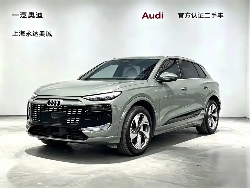 Audi Q6L e-tron — фото 1