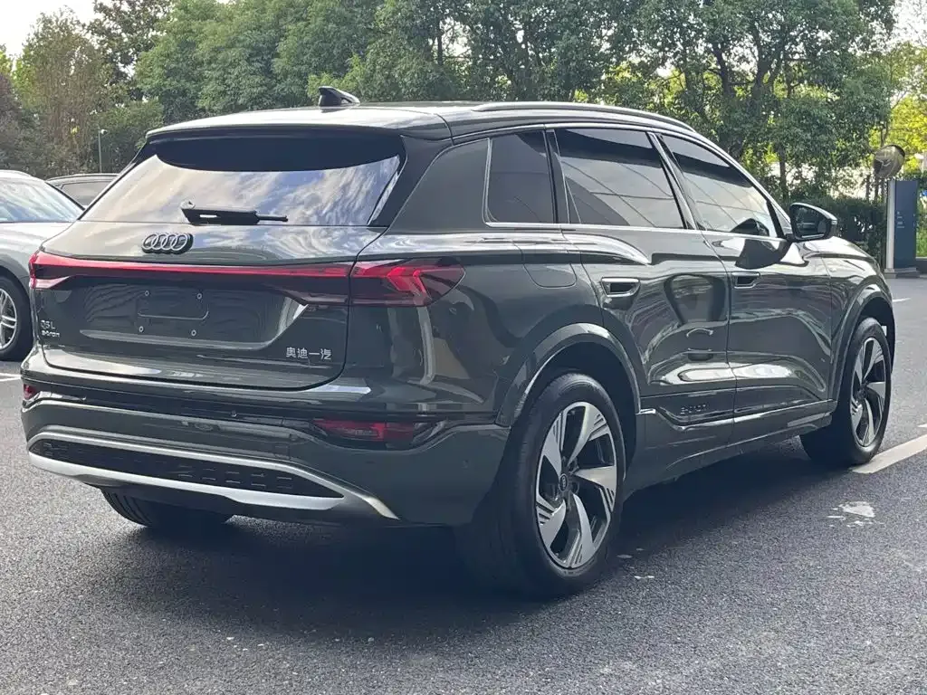 Audi Q6L e-tron — фото 6