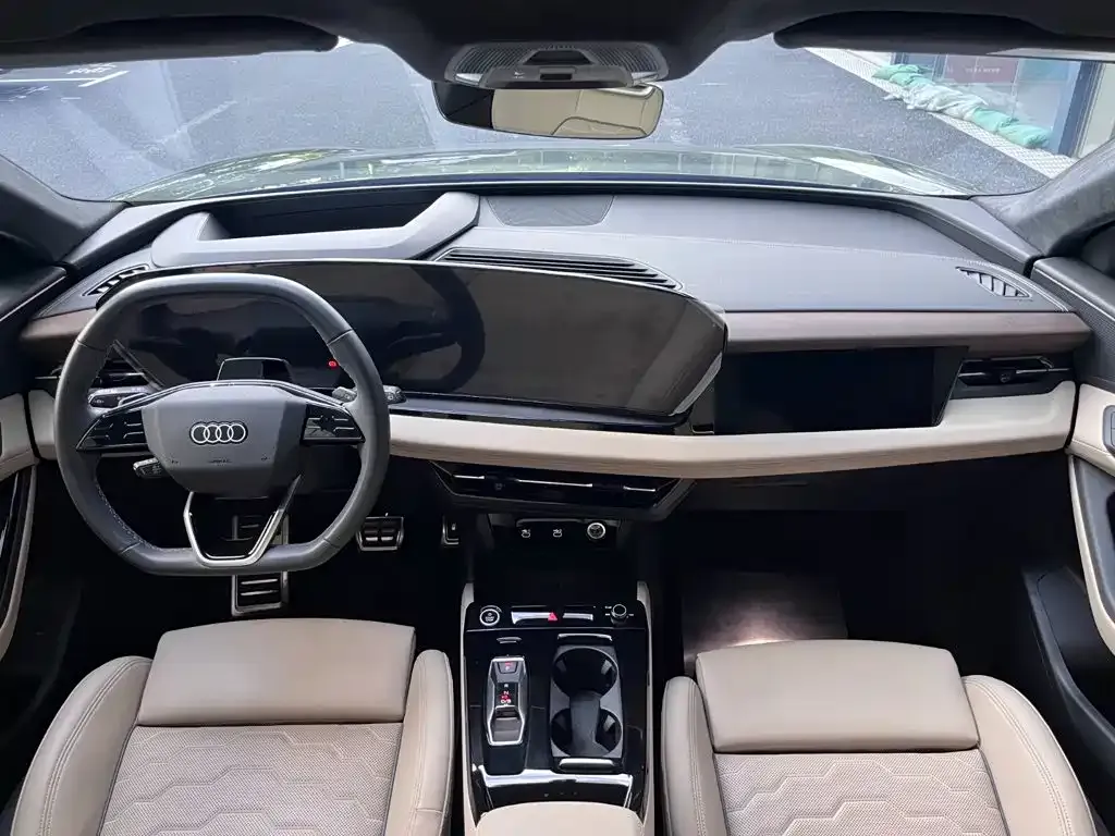 Audi Q6L e-tron — фото 4