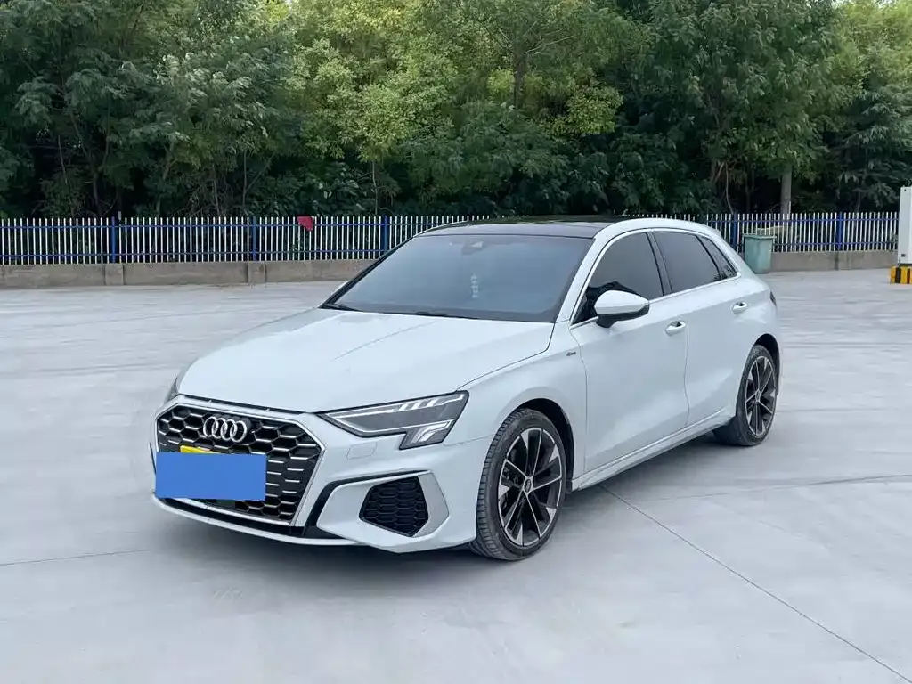 Audi A3 — фото 1