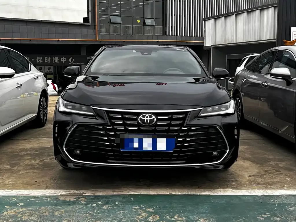 Toyota Avalon — фото 2