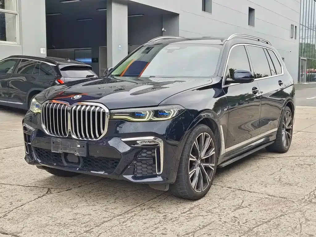 BMW X7 — фото 1