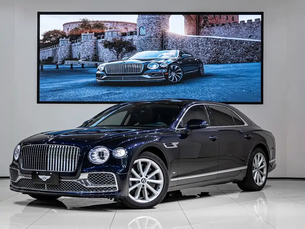 Bentley Flying Spur — фото 1