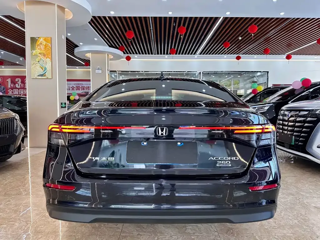 Honda Accord — фото 10