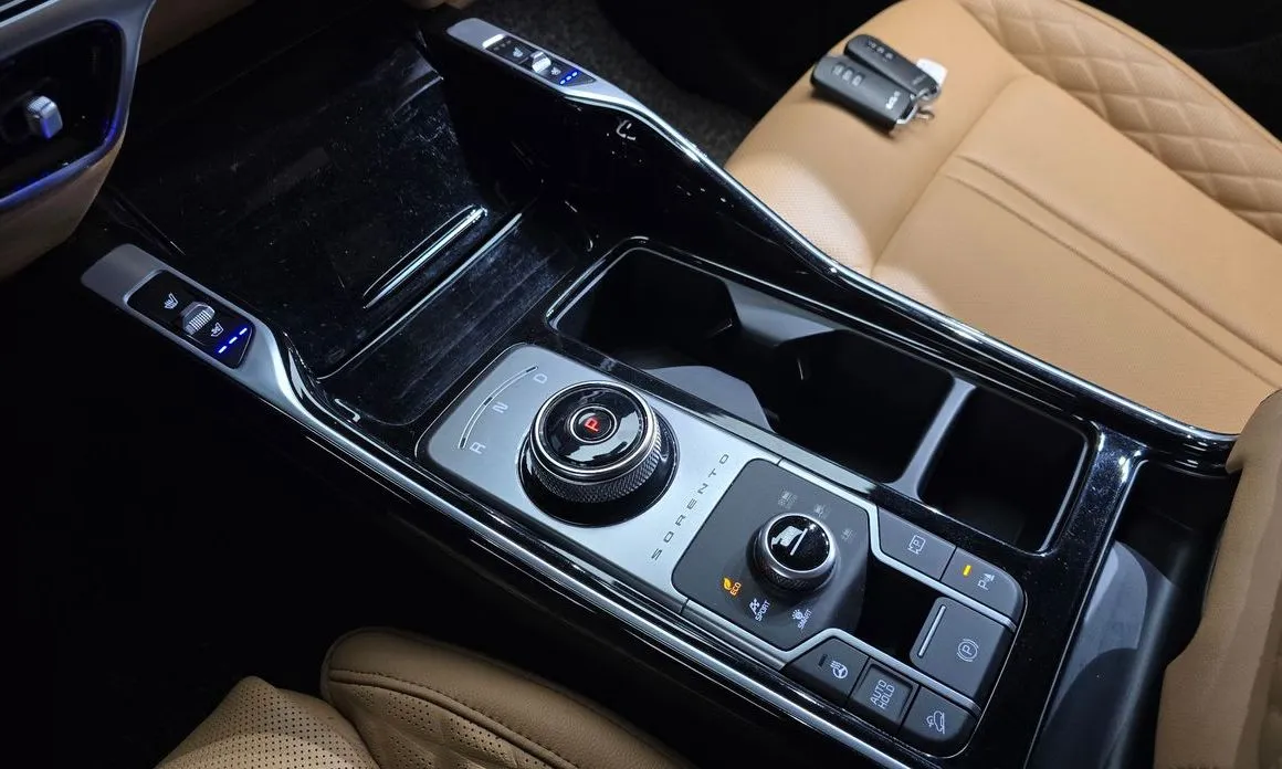 Kia Sorento — фото 9