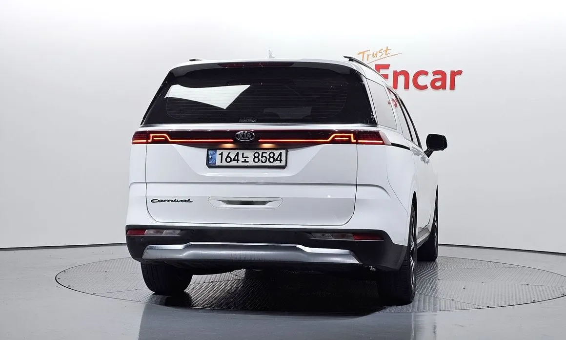 Kia Carnival — фото 2