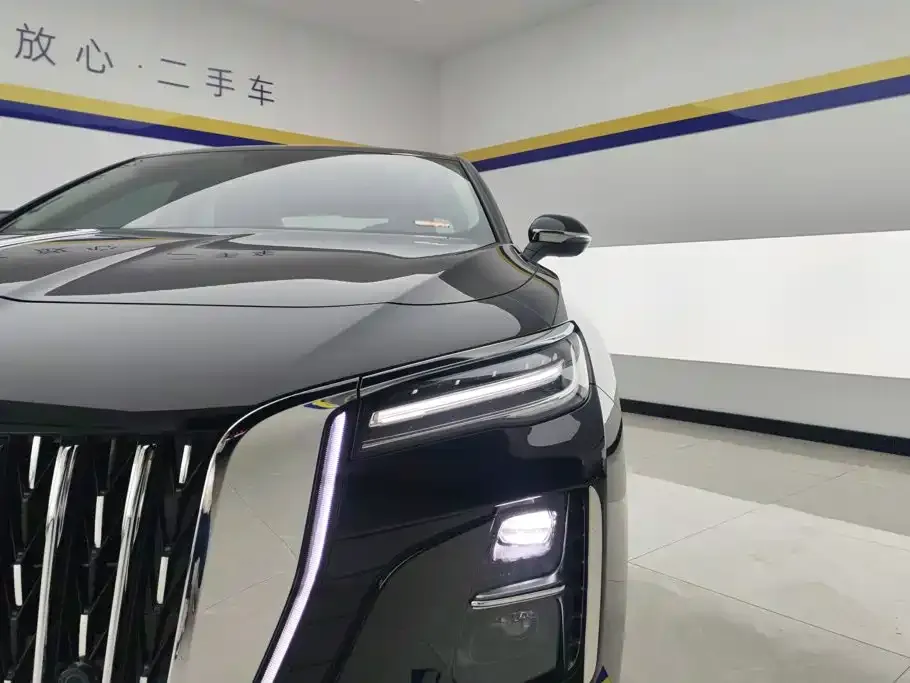 Hongqi H5 — фото 10