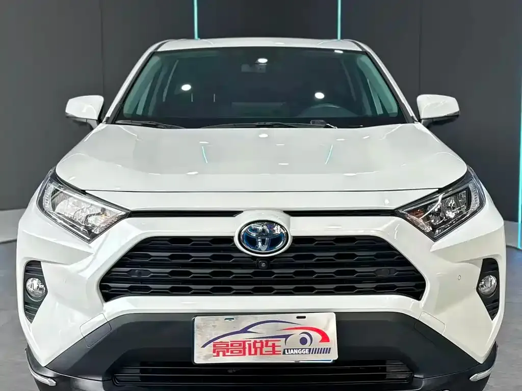 Toyota RAV4 — фото 10