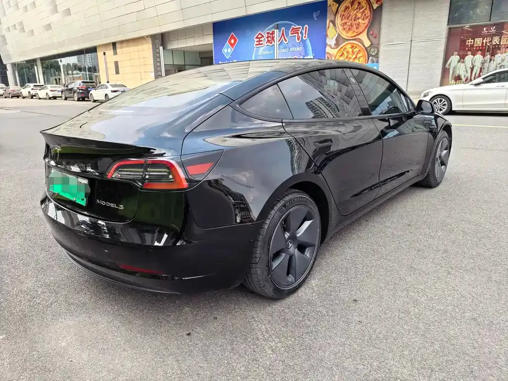 Tesla Model 3 — фото 7