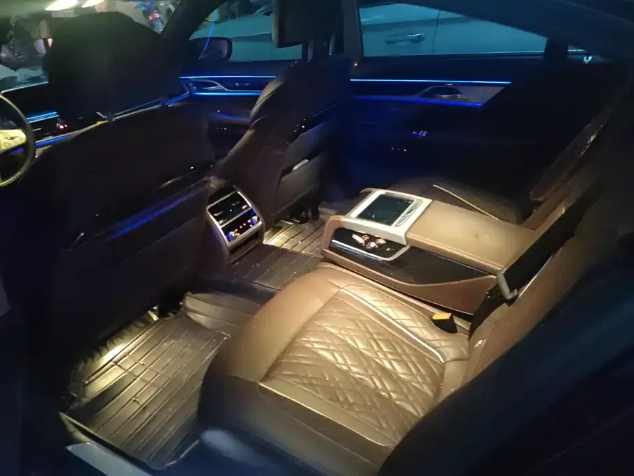 BMW 7 Series — фото 3