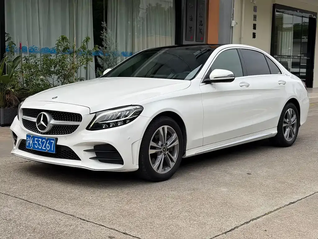 Mercedes-Benz C-Class — фото 1