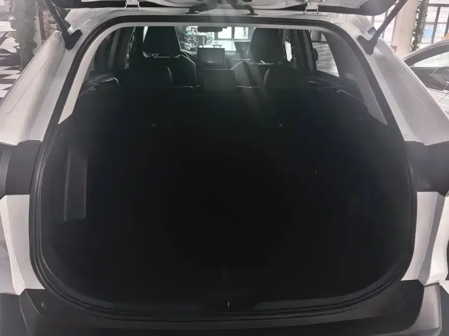Toyota RAV4 — фото 4
