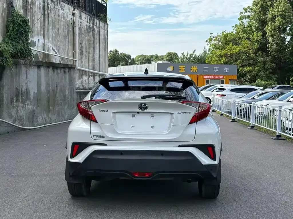 Toyota C-HR — фото 6