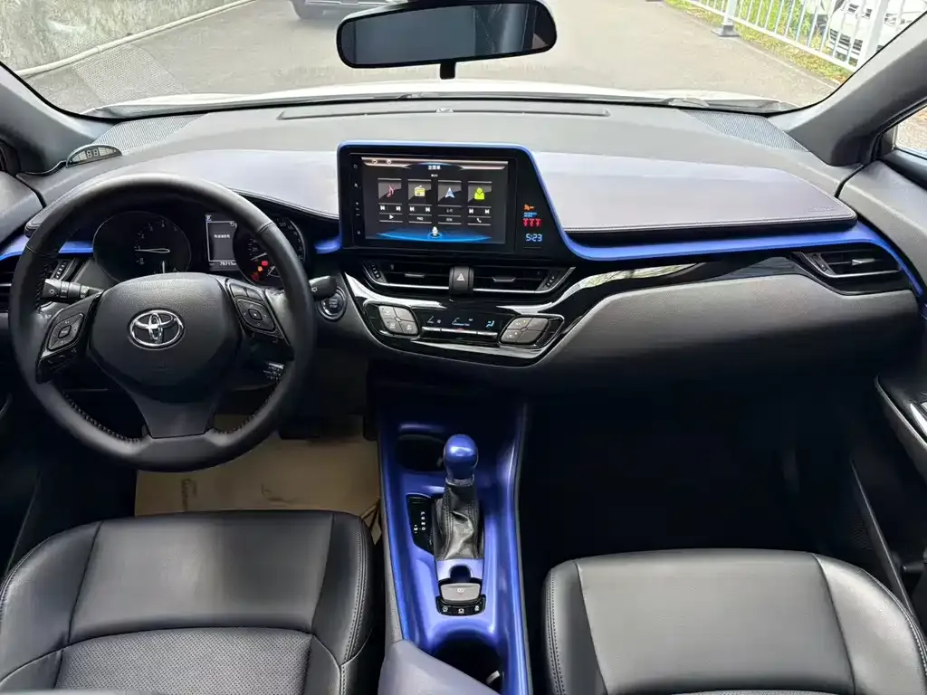 Toyota C-HR — фото 5