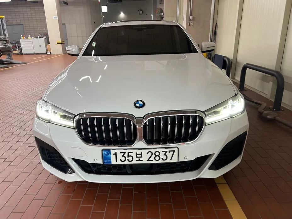 BMW 5-Series — фото 1