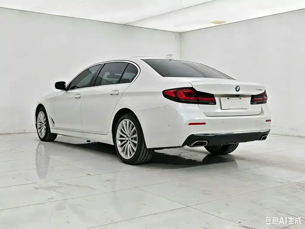 BMW 5 Series — фото 4